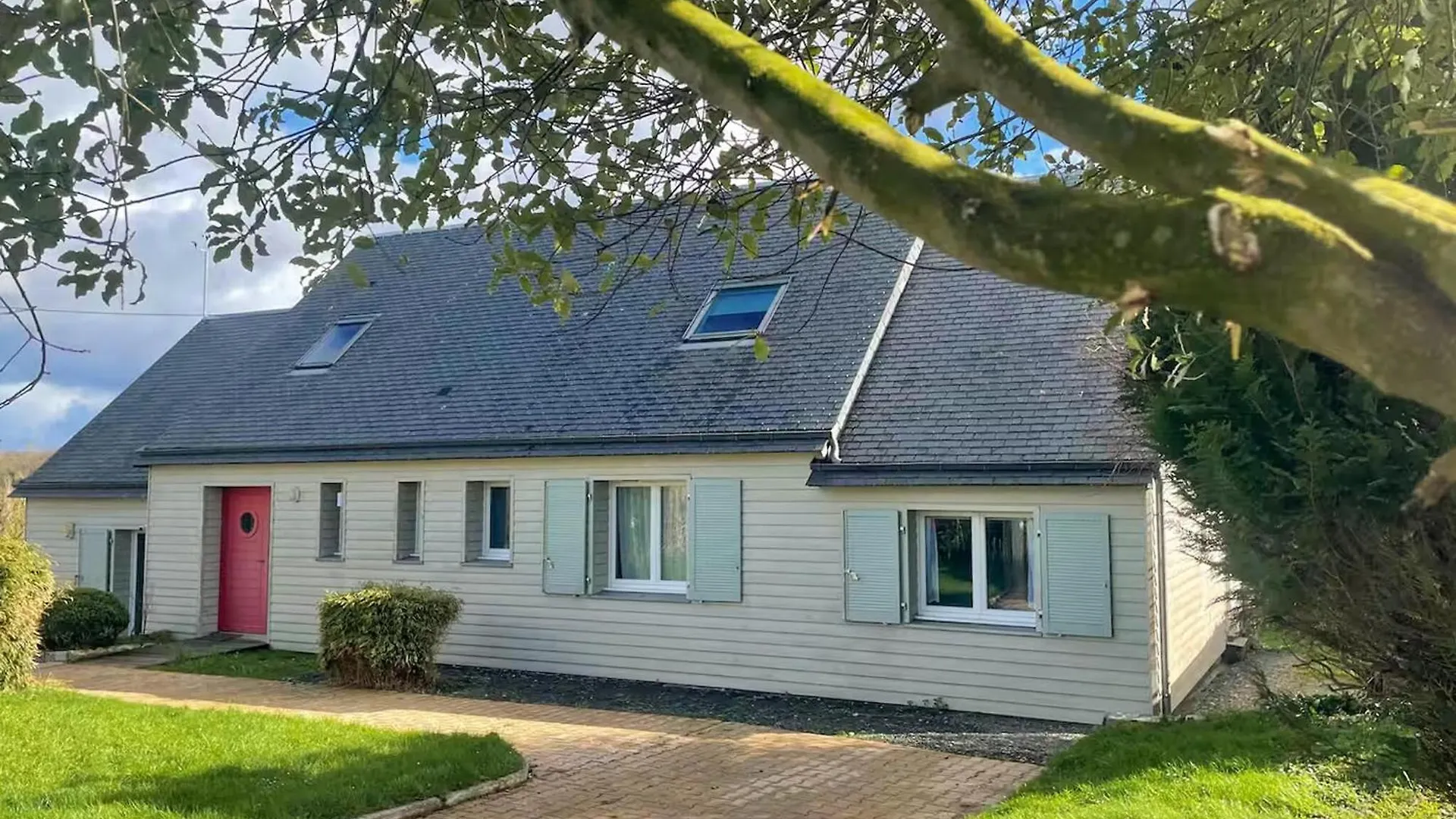 5 Bedroom Beautiful Home In Taulé